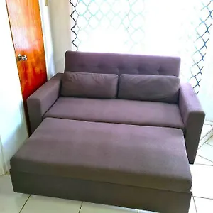 Two Bedroom. Walk To Beach. Free Wi-fi & Free Parking Apartment Portmore